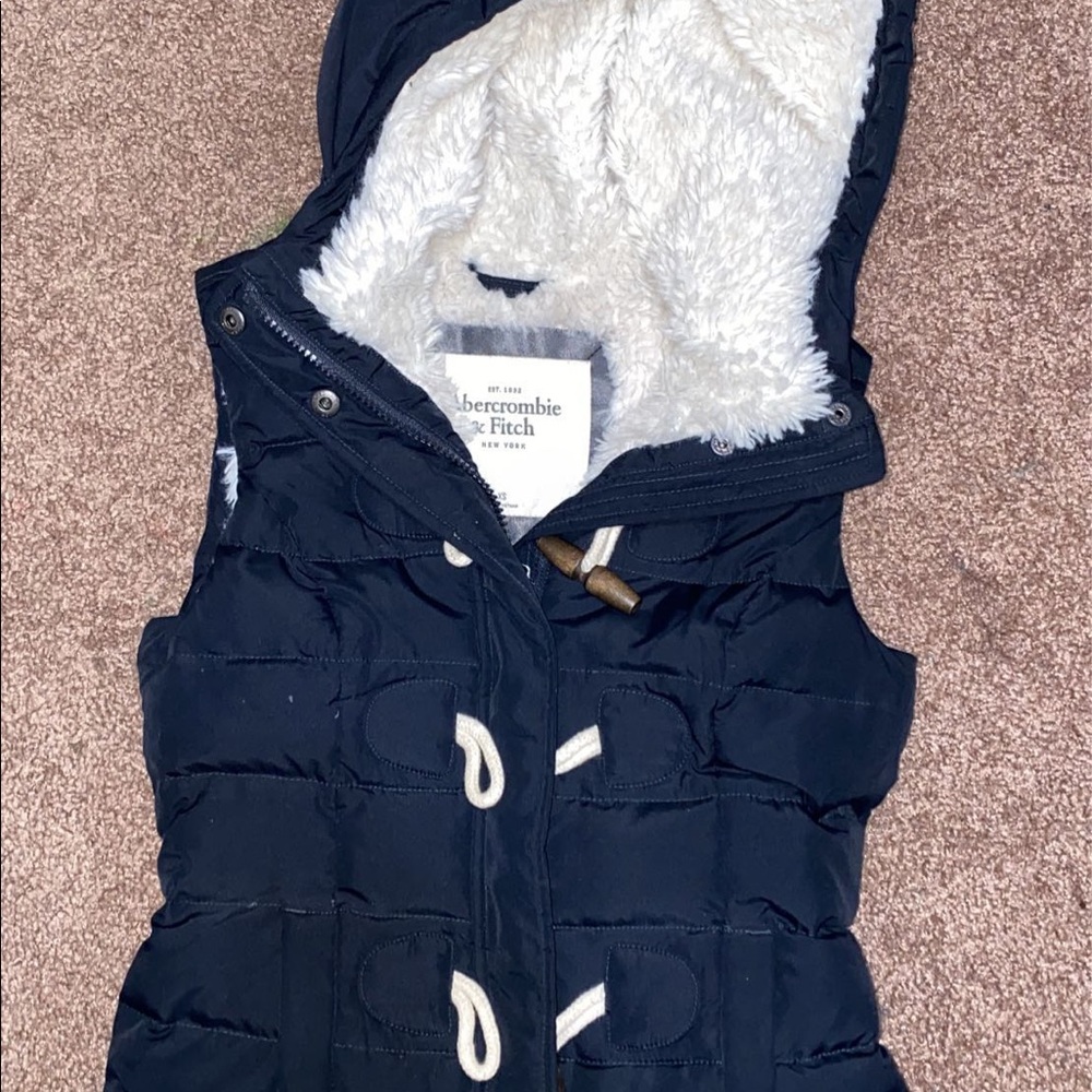 Vest - Picture 2 of 3